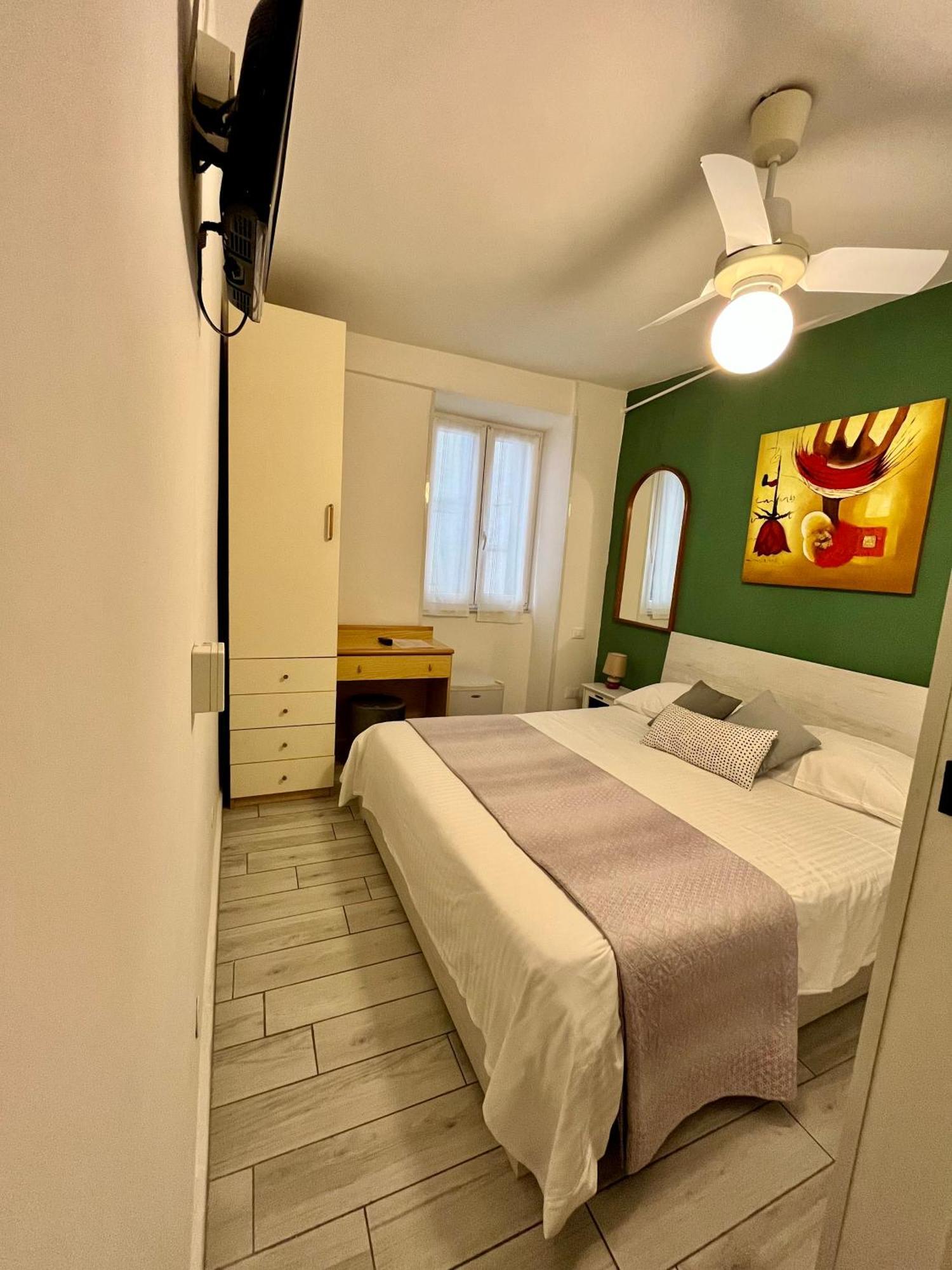 Hotel Alla Fontanella Алассіо Номер фото